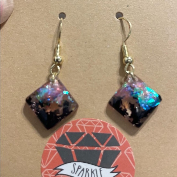 Handmade resin jewelry. Customizable. Any color. Lightweight. - Picture 16 of 16